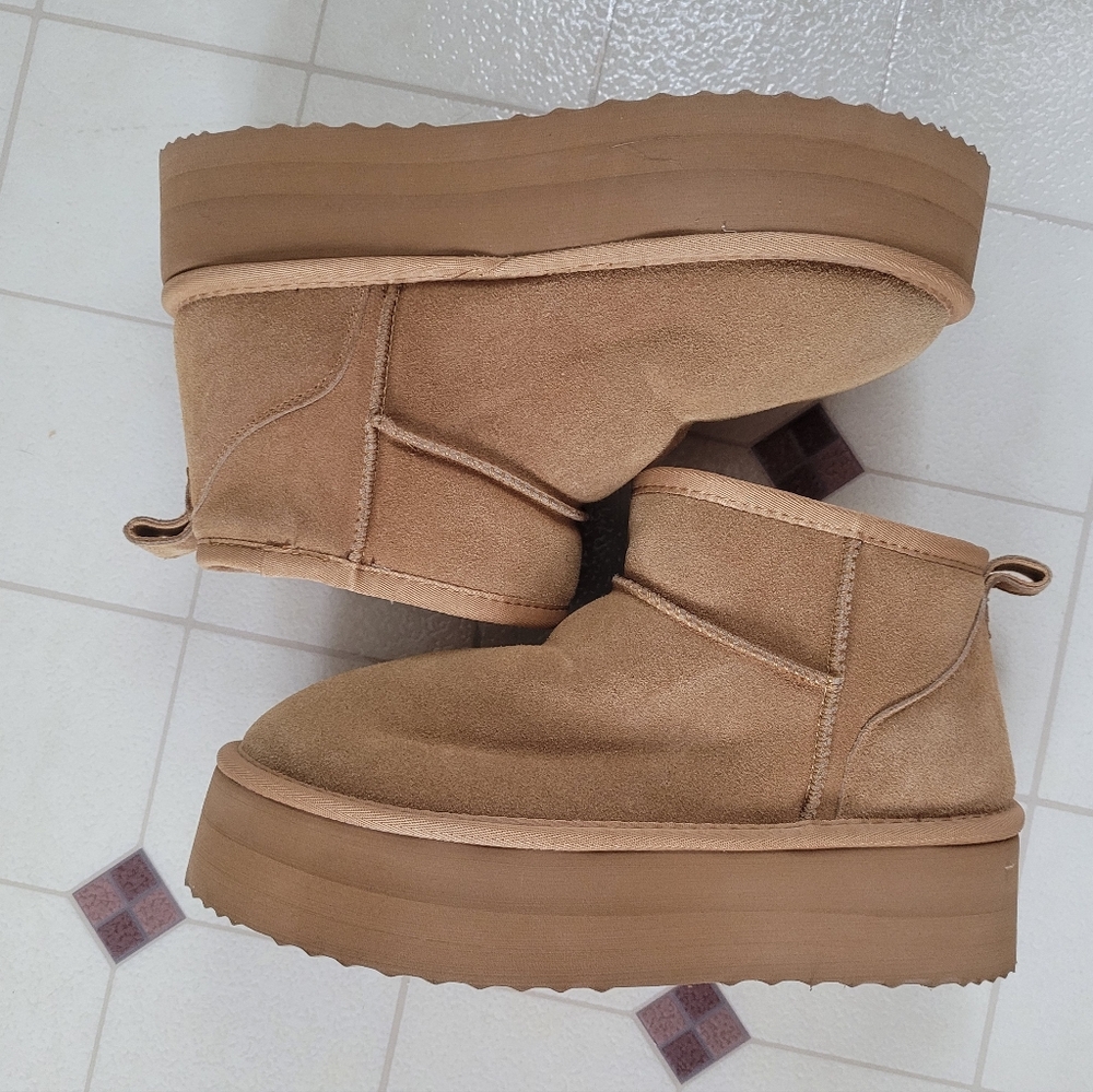 Dream Pairs Fuzzy Classic Platform Mini Boot 9 Suede Platform Ankle Chunky Boots